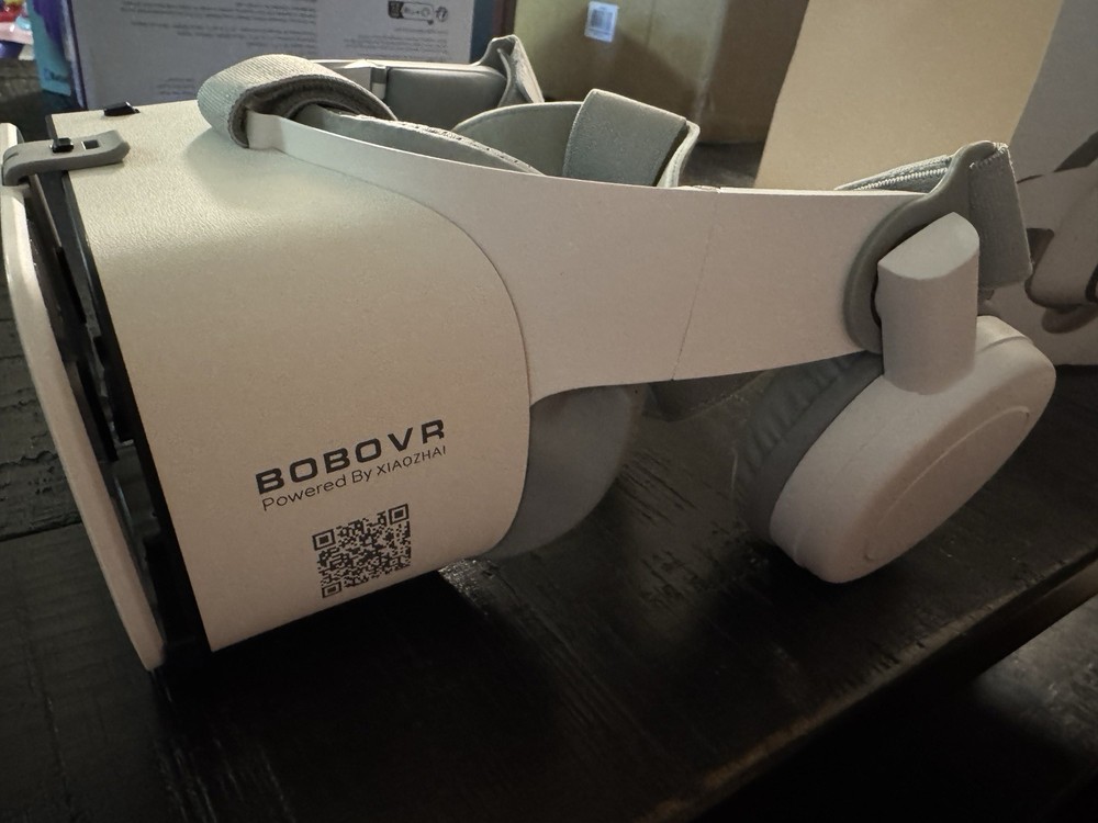 BOBOVR Z6 Wireless VR Headset with Controller