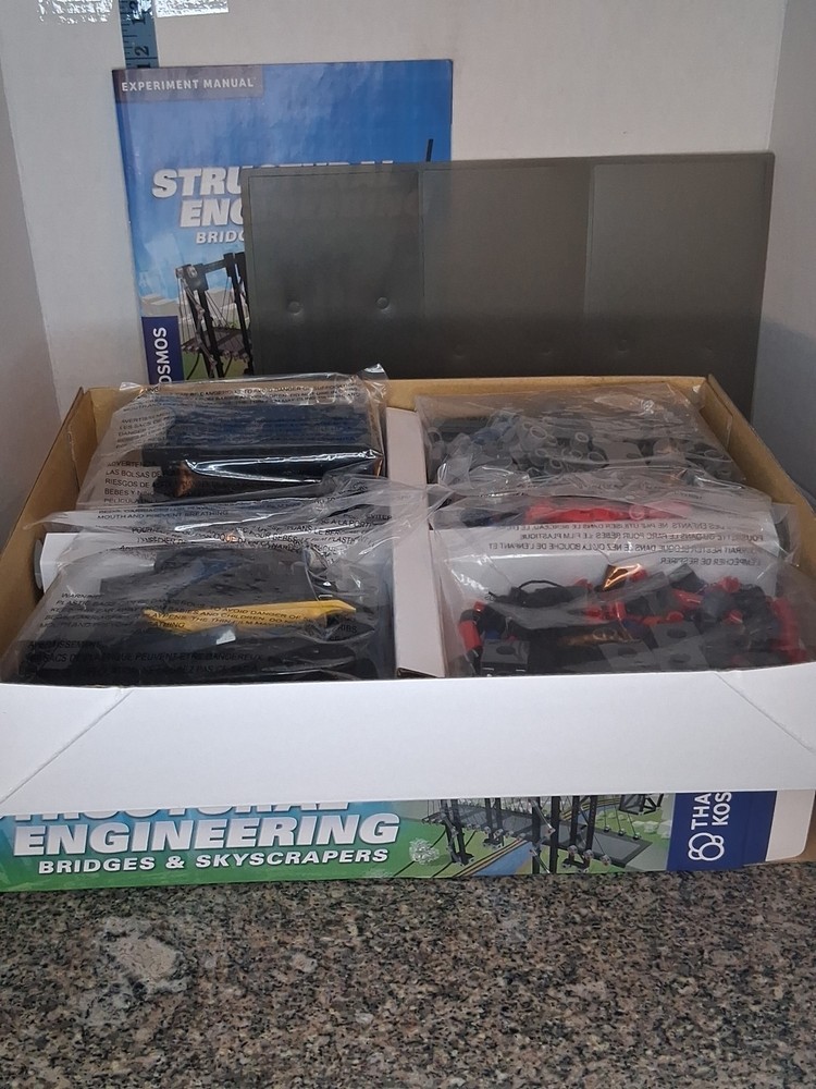 Thames & Kosmos Structural Engineering Bridges and Skyscrapers Experiment