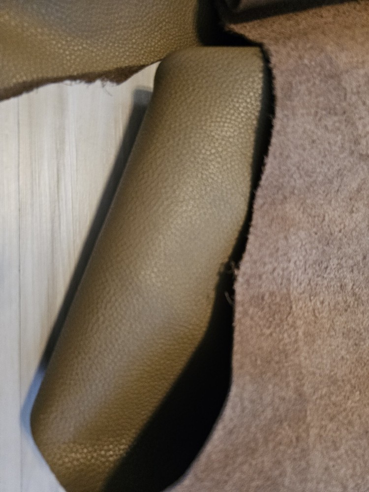 4-5oz THATCH BROWN LEATHER HIDE SIDE SOFT W/GRAIN 20+ CHAPS/BAG/CRAFT PANEL SHEE