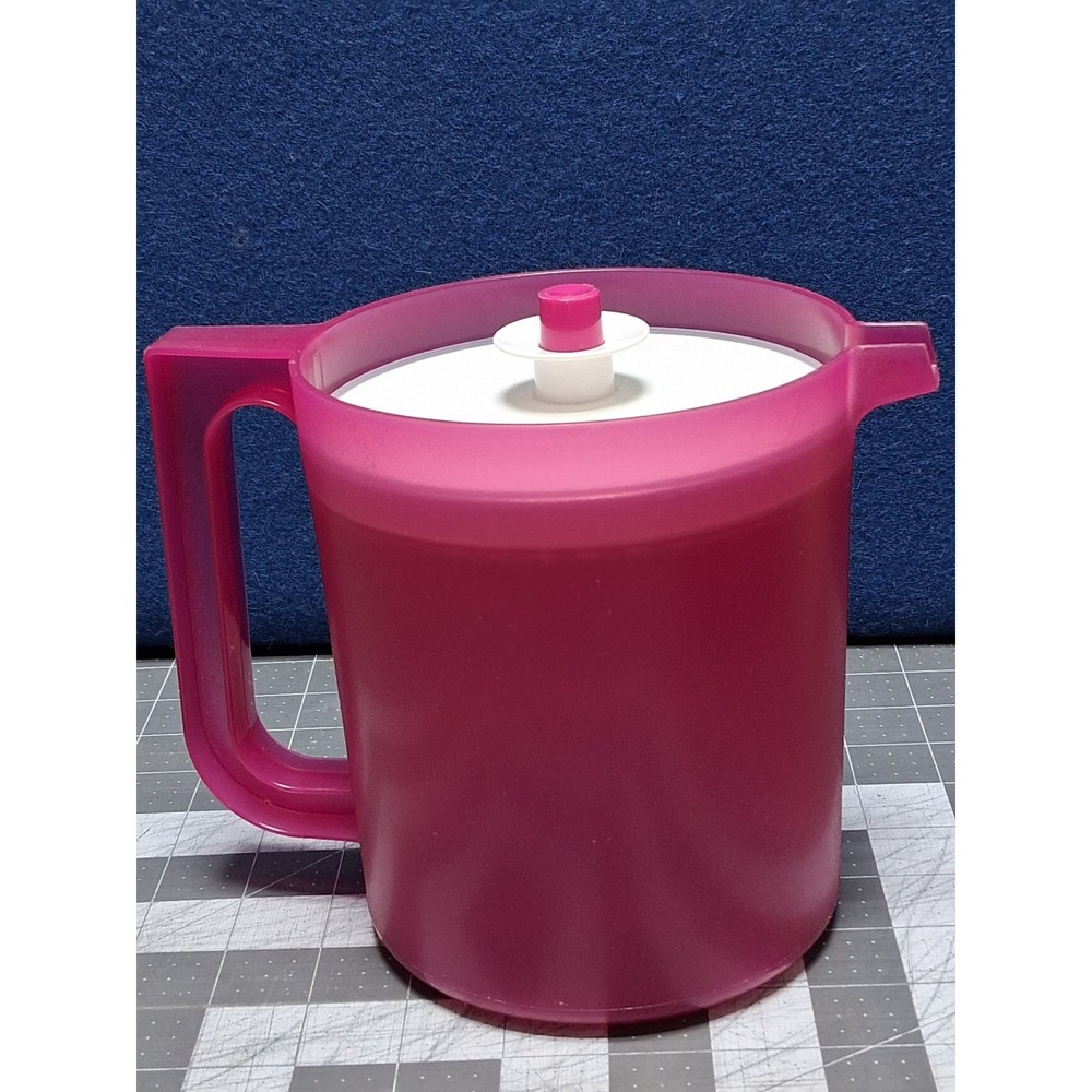 Tupperware Pitcher Pink Classic Push Button Seal 1 Quart 1575 6