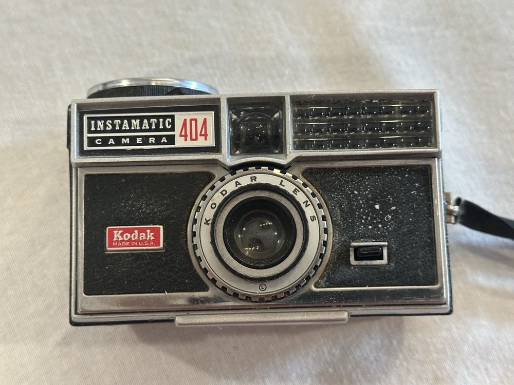 KODAK INSTAMATIC 404 CAMERA Untested