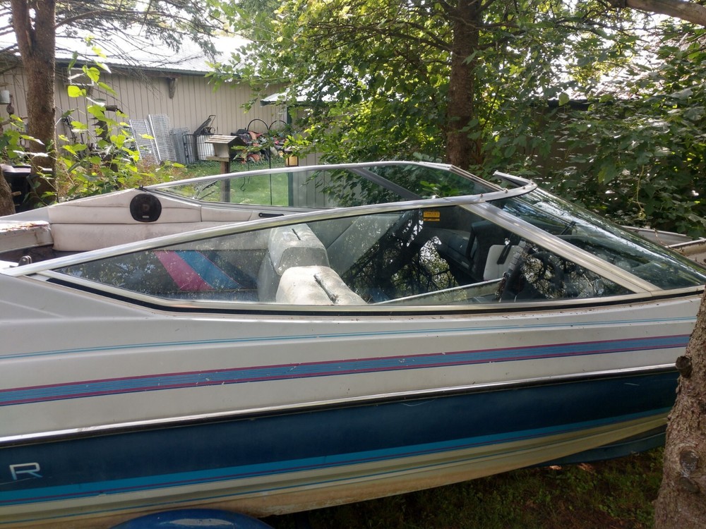 Bayliner Capri Windshield & Side Glass Sections Available READ FULL DESCRIPTION