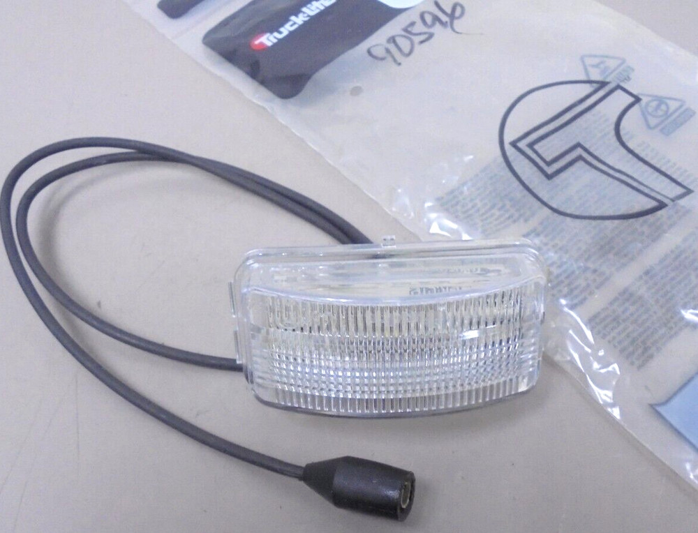 Truck-Lite 15205 Rectangular License Light  3-LED Clear 12V