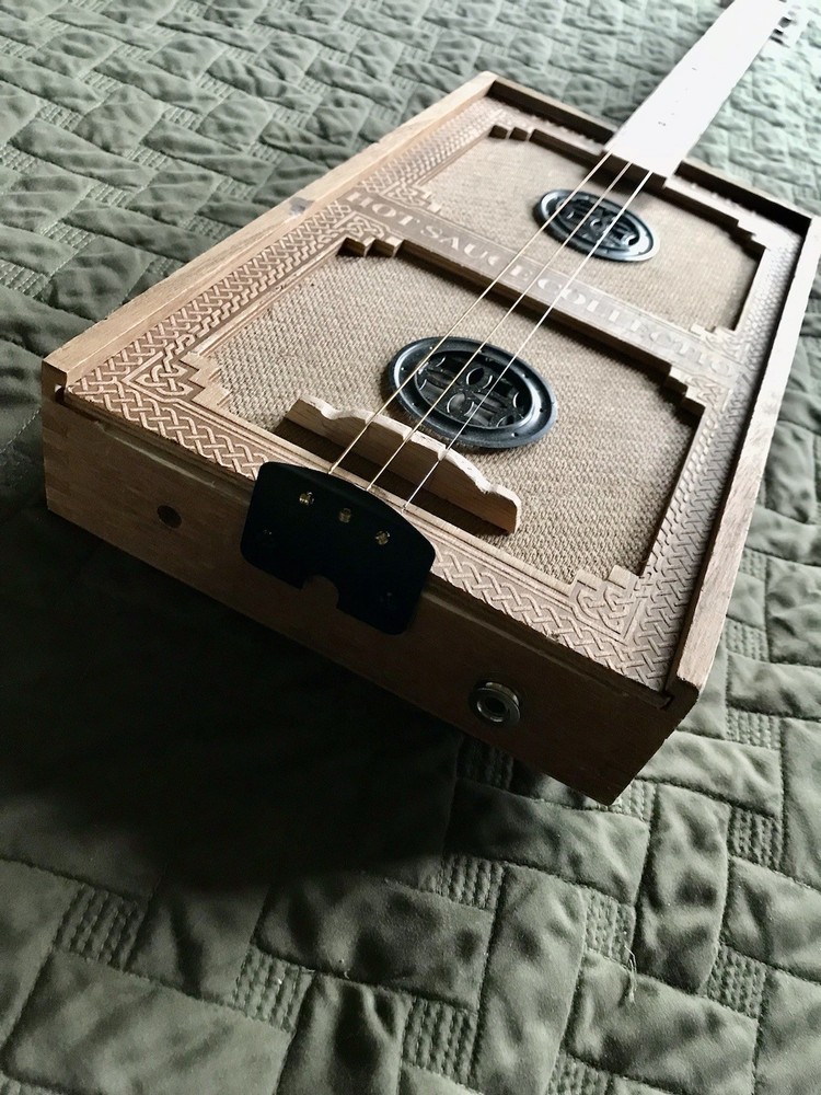 3 String Fretless Box Guitar