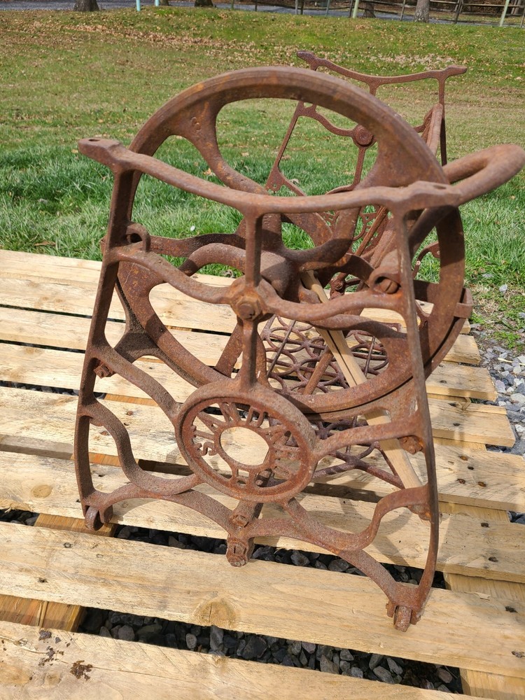 Antique Standard Cast Iron Legs Short Base Treadle Sewing Machine Table Base