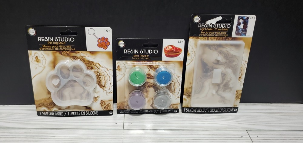 Pet tag/light switch mold and mica powder