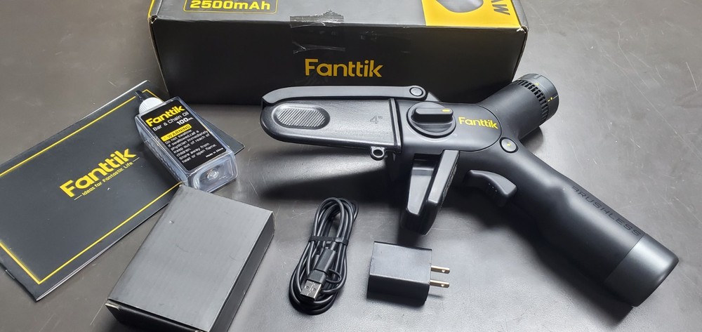 Fanttik W10 APEX Mini Chainsaw.