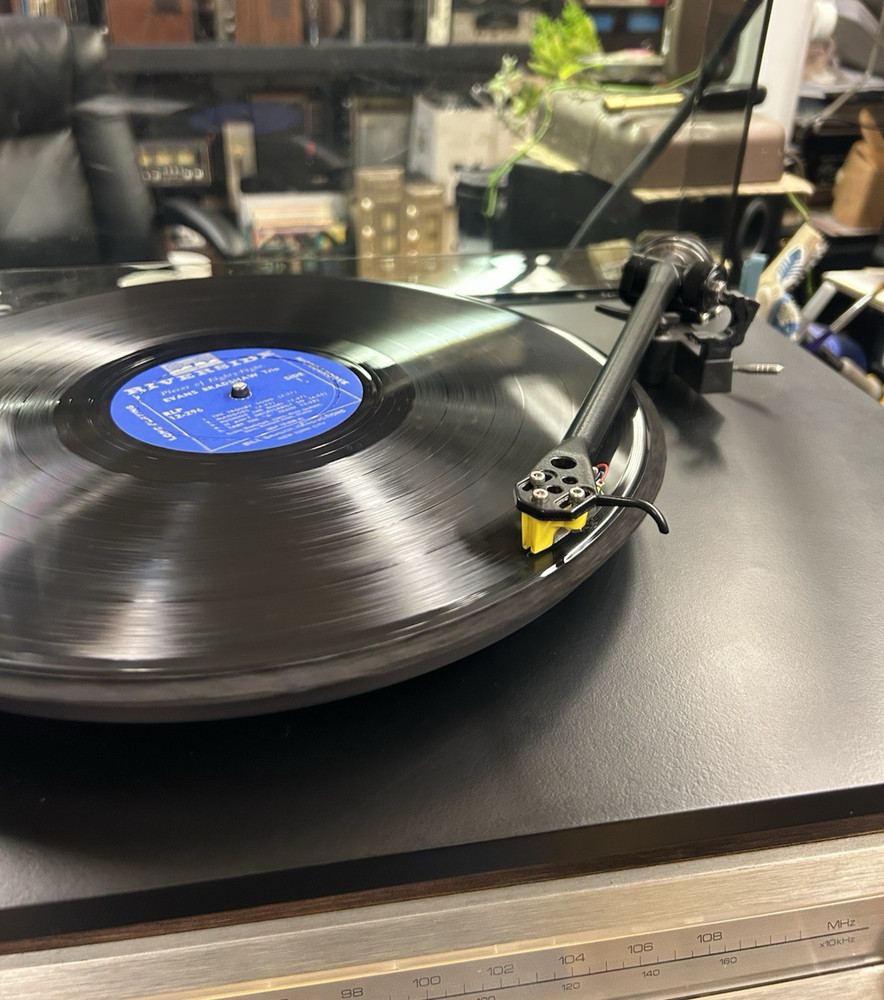 REGA P3 TURNTABLE NICE