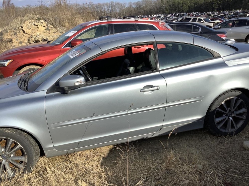 C70 2011 Glove Box 4909487