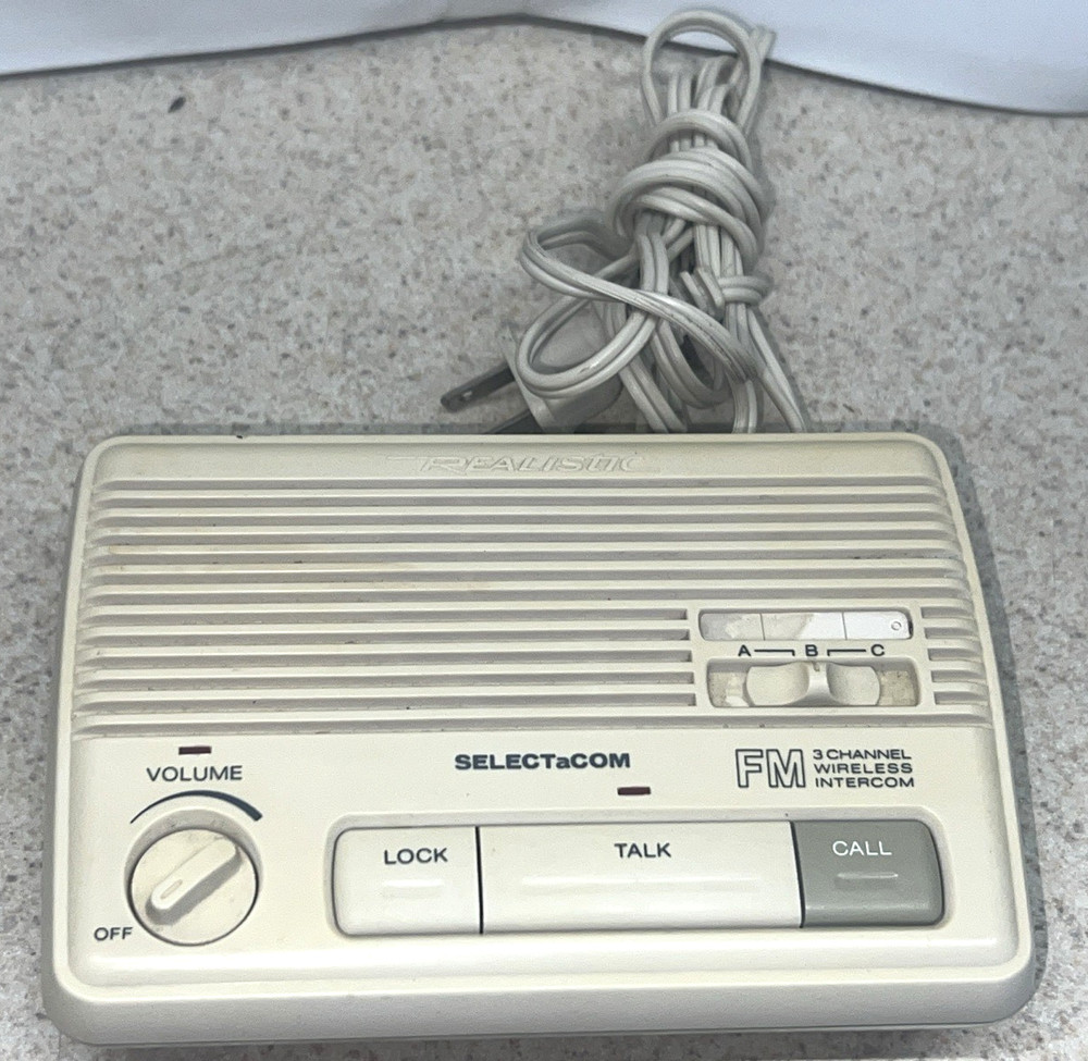 Radio Shack Three-Station Wireless FM Three Channel Intercom 43-219 UNTESTED