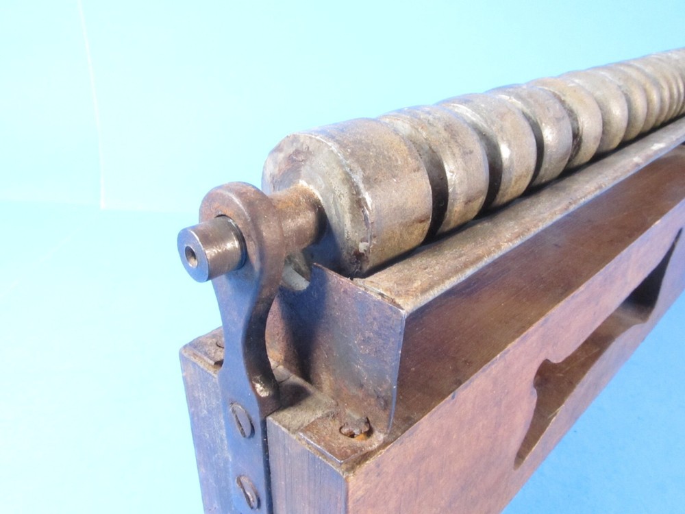 as-is uncommon hand cranked wet grinder for wood carving gouges tools 20 sizes