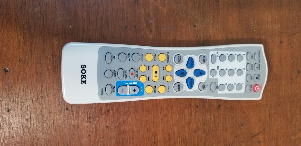 SOKE - DVD008 - A/V OEM Remote Control   TESTED used