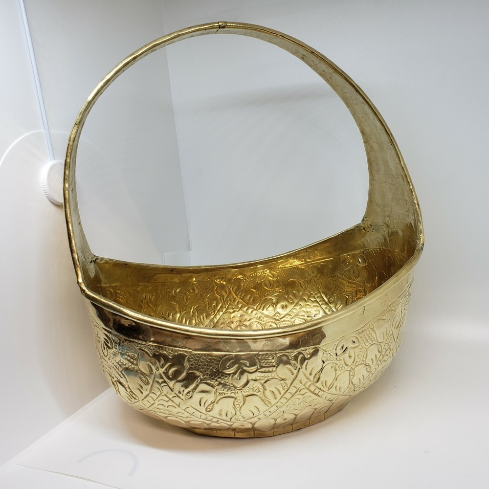 Large Repousse Solid Brass Basket Decorative Stationary Handle India Hammered