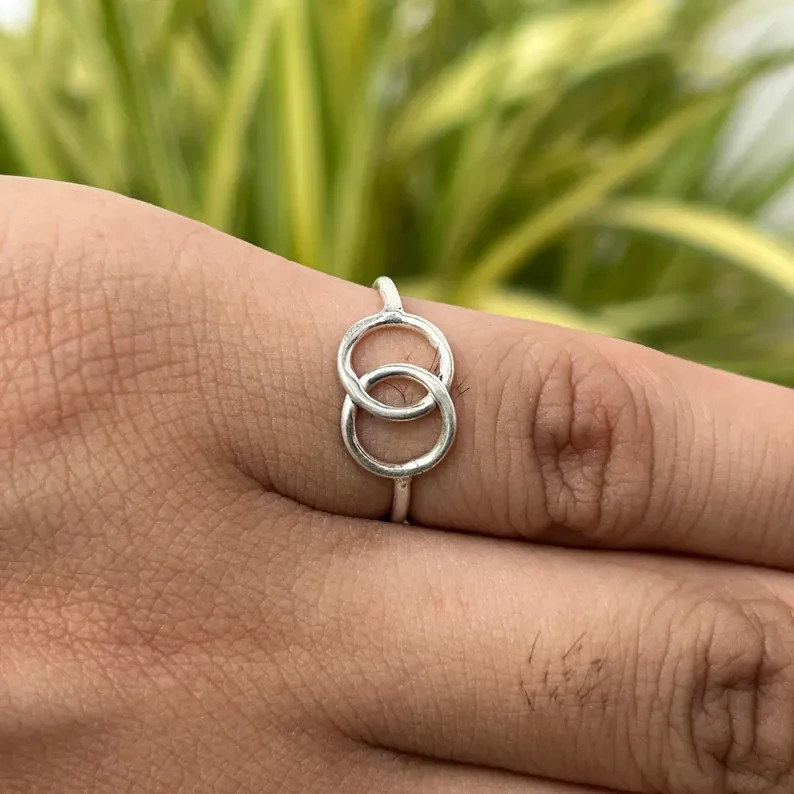 Minimalist Interlocking Circles Ring – 925 Sterling Silver Friendship All Size