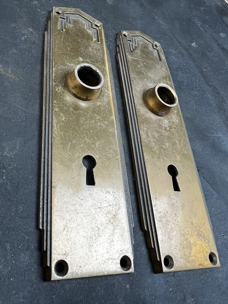 Art Deco Yale Lynate Bronze Passage Set Knobs, Plates, Mortise