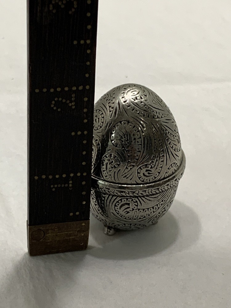 Vtg 80s Silvertone Egg Shape 2” Presentation Box Footed Scroll Detail