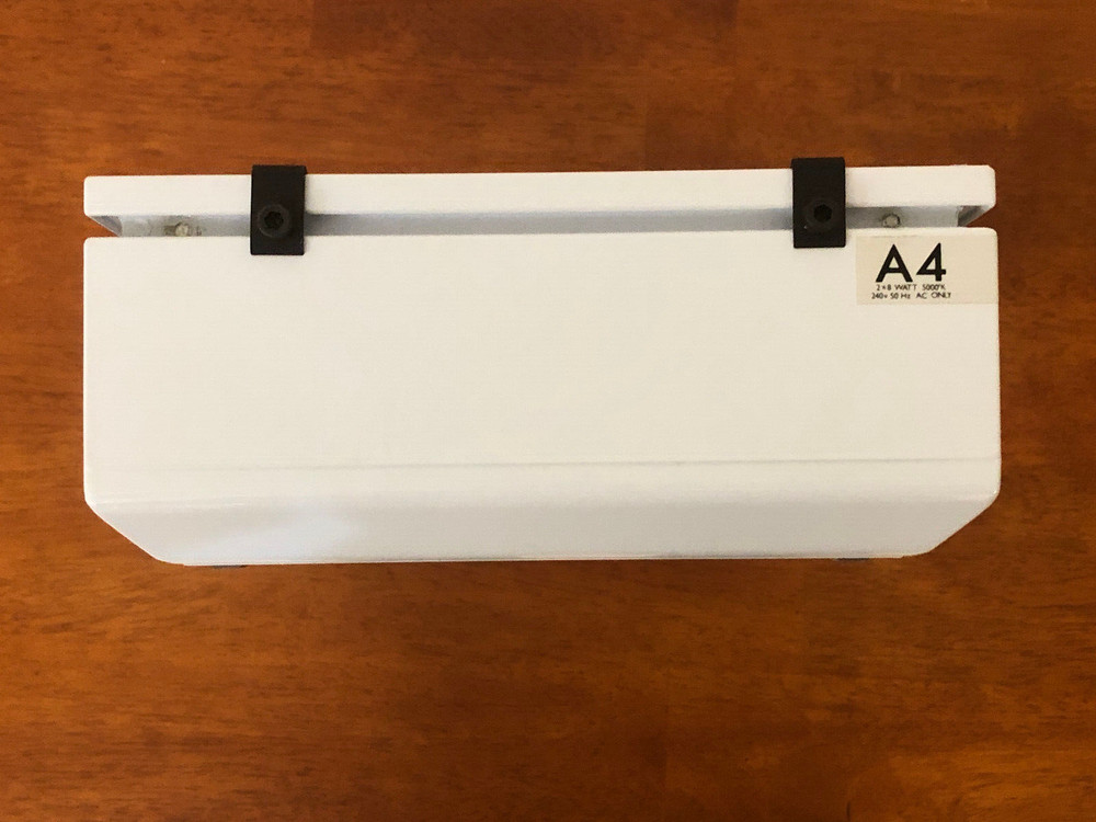 LIGHTBOX – Hancocks – UK / 240V