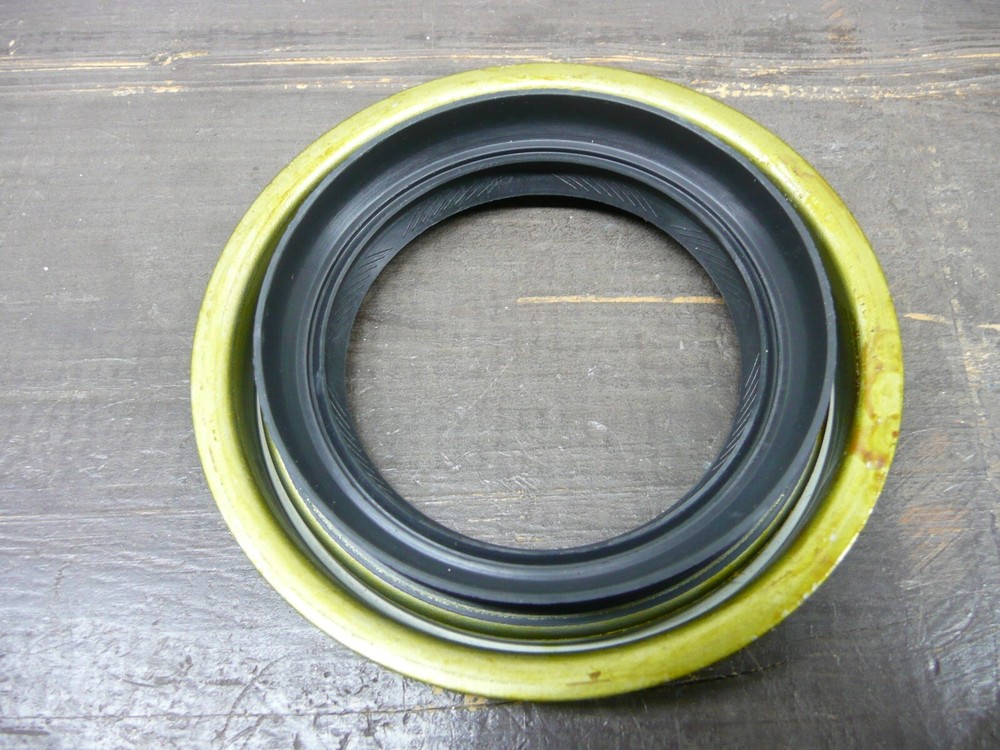 New Process NP271 / NP273 Transfer Case Front Output Shaft Seal