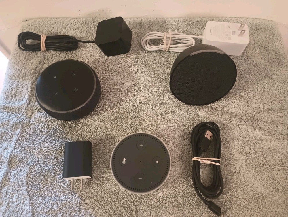 2 - Amazon Echo Dots & 1 - Amazon Echo Pop All Working