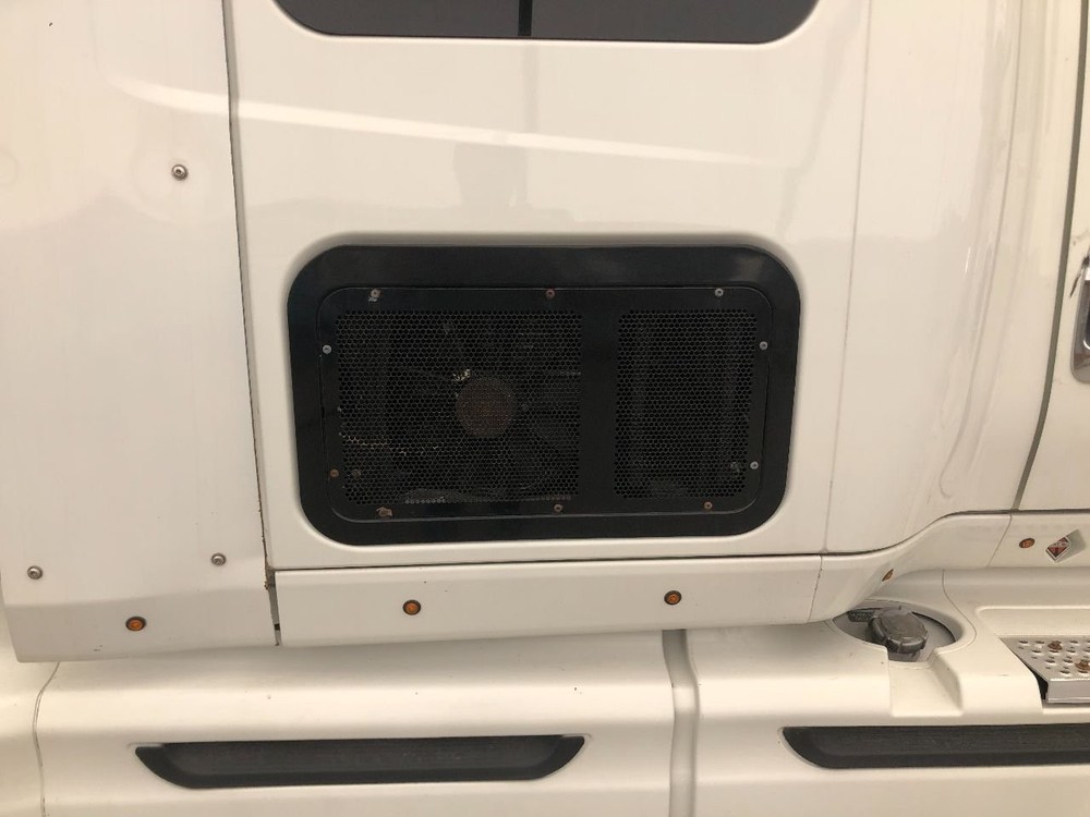 International PROSTAR Right/Passenger Sleeper Door - Used