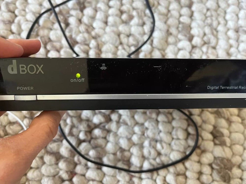 Digital Terrestrial Receiver R-101 D-BOX HI-Speed USB Tested working