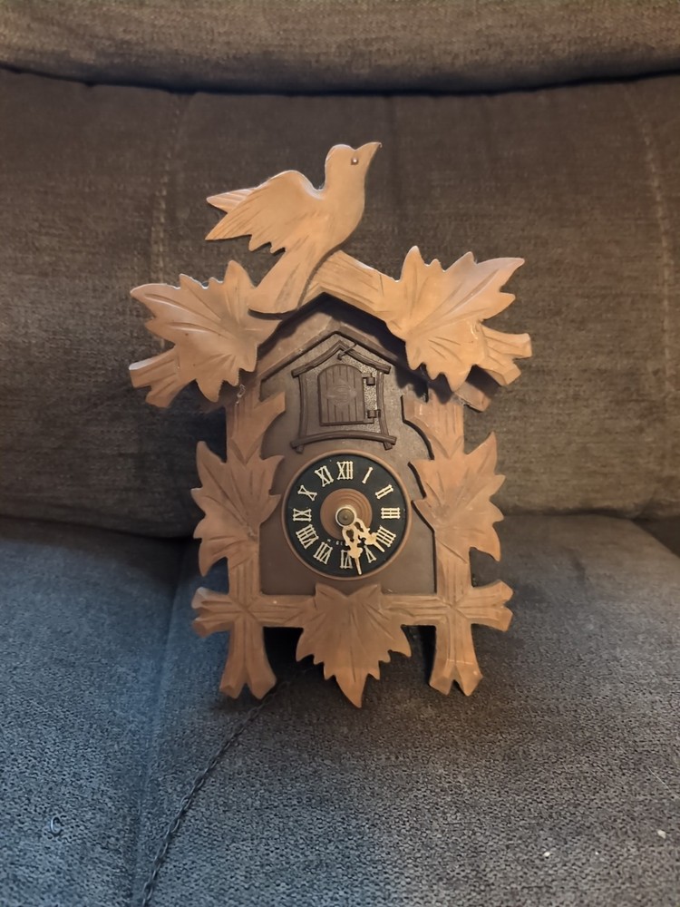 Antique BLACK FOREST CUCKOO CLOCK
