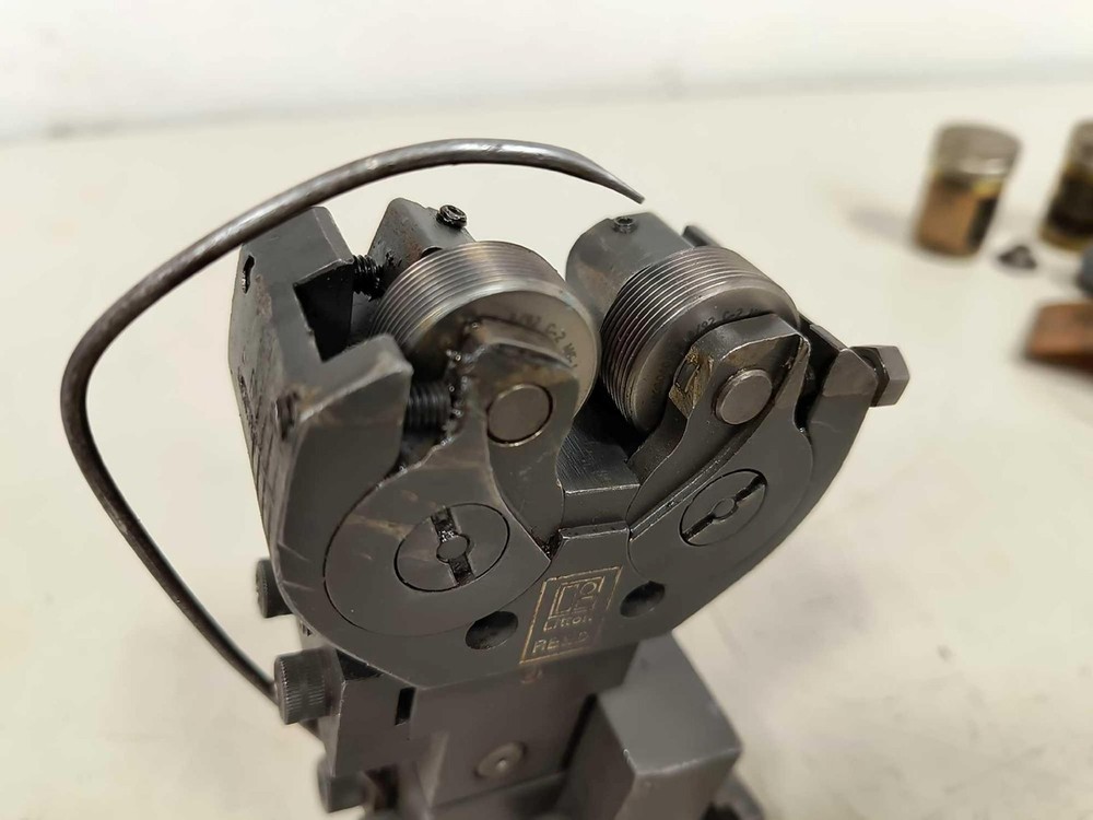 Reed B8 Thread Rolling Head Attachment with Assorted Thread Roll Dies B&S