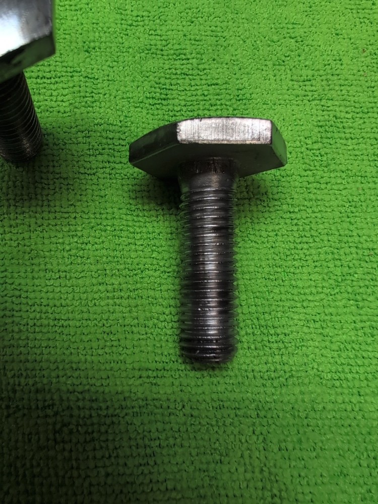 Z400 Vending Machine Leveling Feet