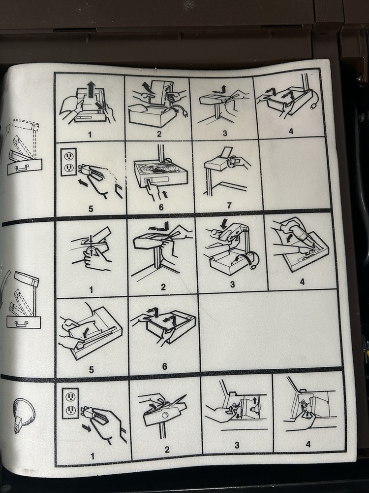 Vtg 3M Visual Systems 2000 AG Portable Overhead Transparency Projector WORKING