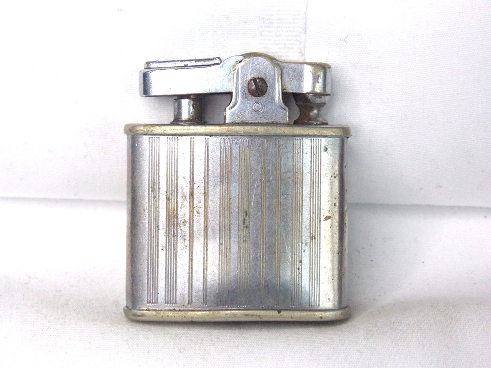 VINTAGE RONSON STANDARD LIGHTER CHROME