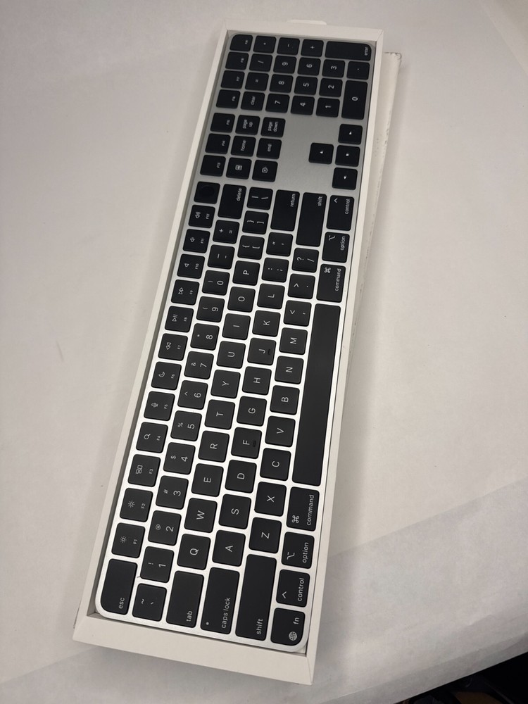Apple Magic Keyboard w/Touch ID for Apple silicon Mac (Black) usb C version blk
