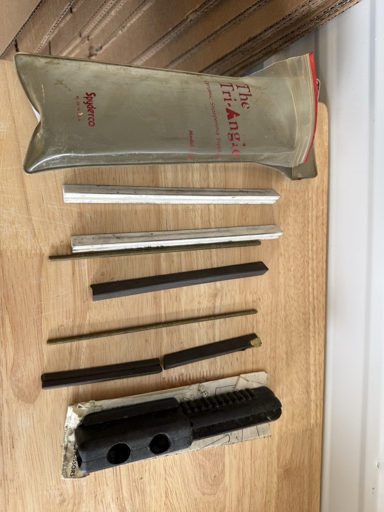 Spyderco Tri-Angle Sharpmaker Kit Knife Sharpening System One Stone Broken