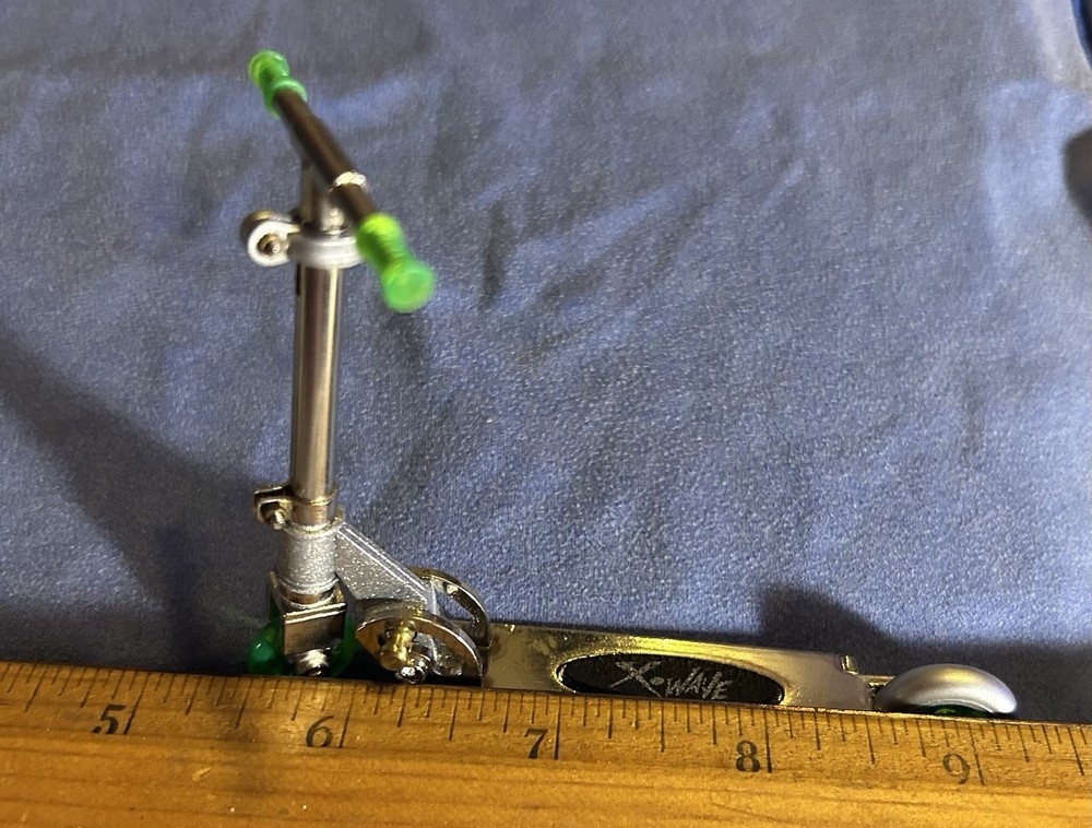 2000 X-Treme Mini Scooter w Tiny Tools
