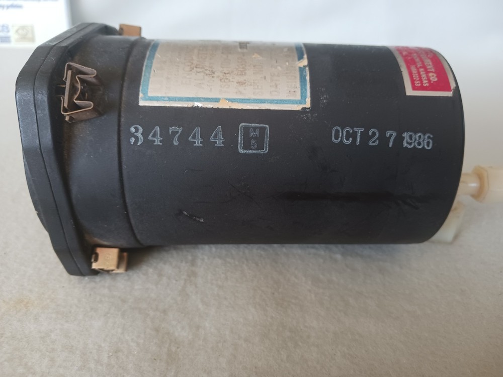 United Instruments Encoding Altimeter PN: 5035P-P23