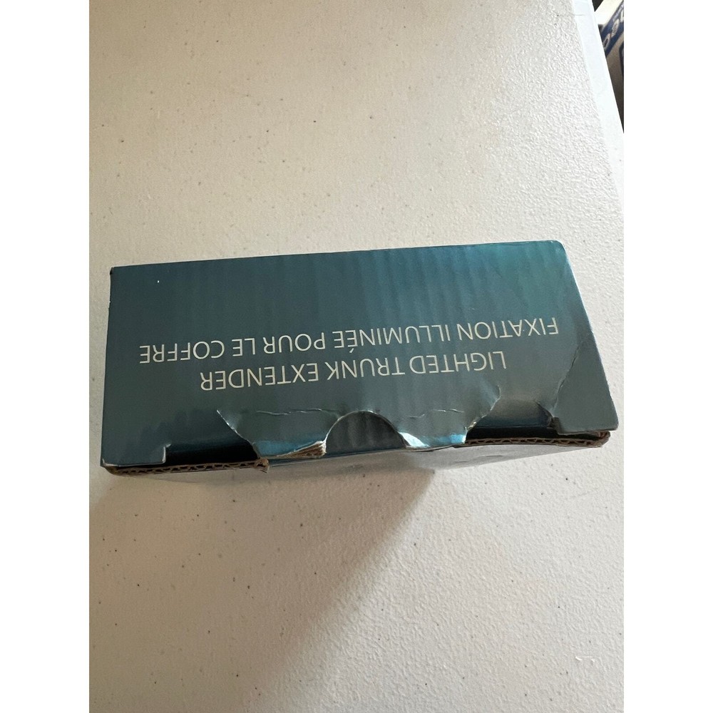 Ventage Avon Lighted Trunk Extender With Emergency Flash