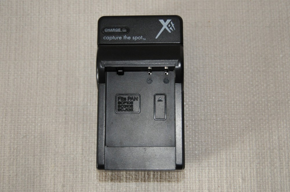 Xit XTCHBCG10 Charger