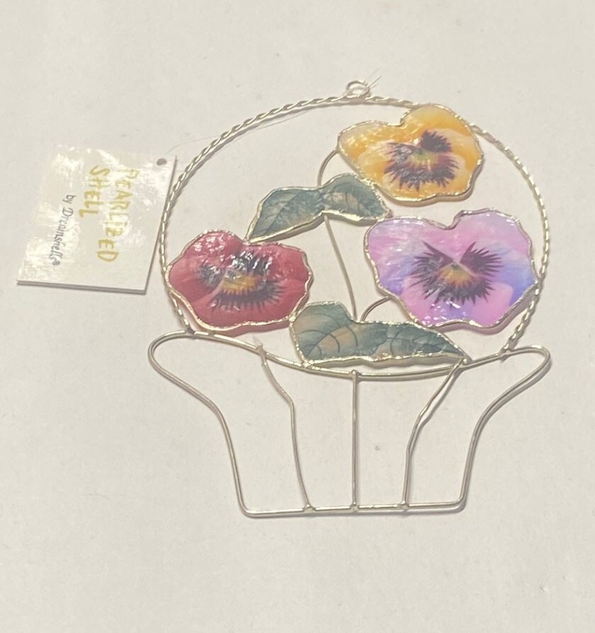 Pearlized Shell suncatcher Pansy  4" x 6"