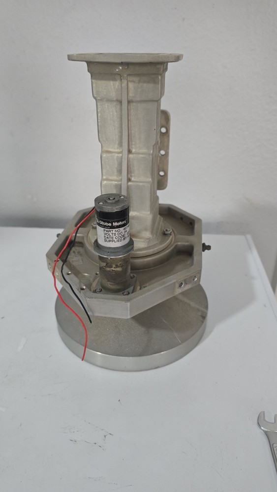 Comtech Feedhorn 8" Adjustable?