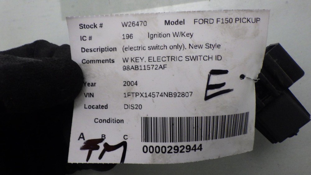 04 FORD F150 Ignition W/Key