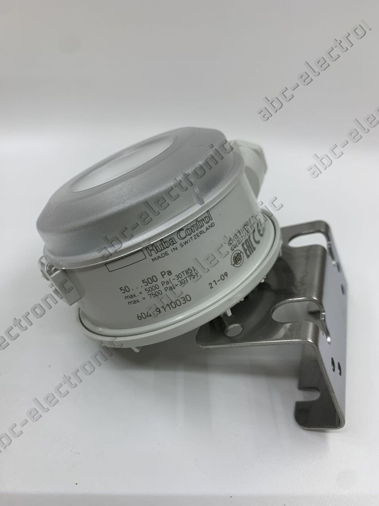 1PCS NEW 604.9110030 pressure switch