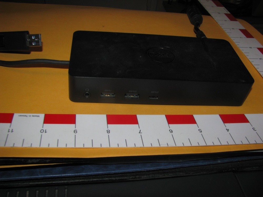 Dell Docking Station D6000