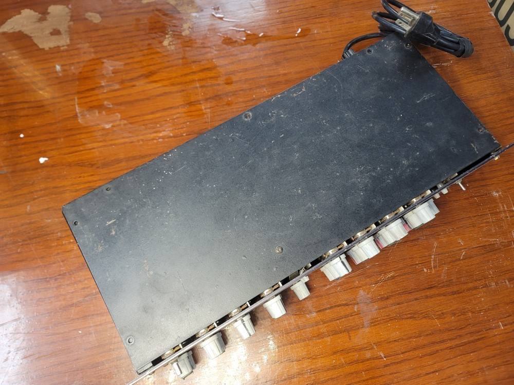 Vintage Symetrix SE-400 Black Tone Control Stereo Analog Parametric Equalizer