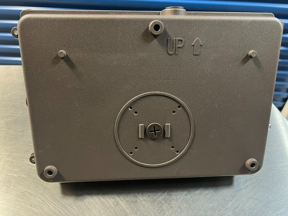 2 Wall Pack Lights Mixed Lot Mixed Brands