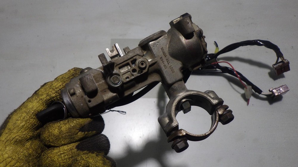 98 HONDA CIVIC Ignition W/Key