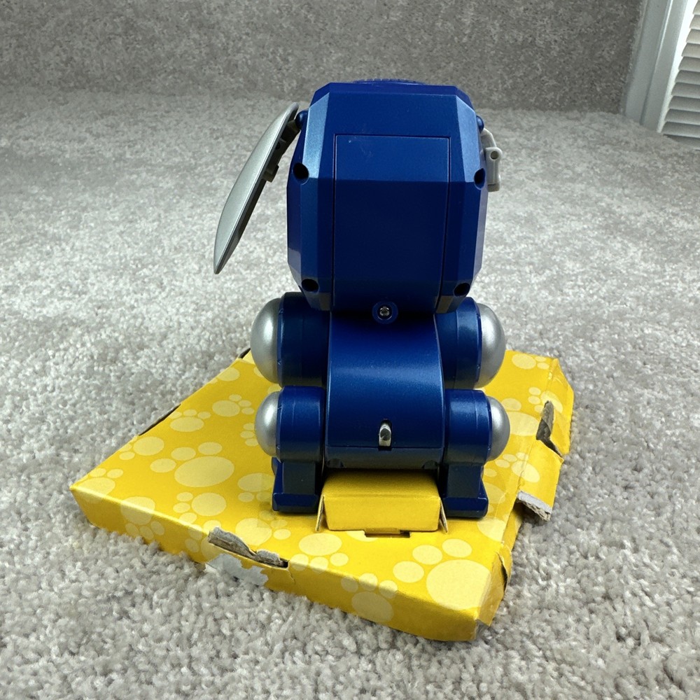 *READ* Tiger Electronics Poo-Chi Interactive Robot Dog Blue Silver With Bone