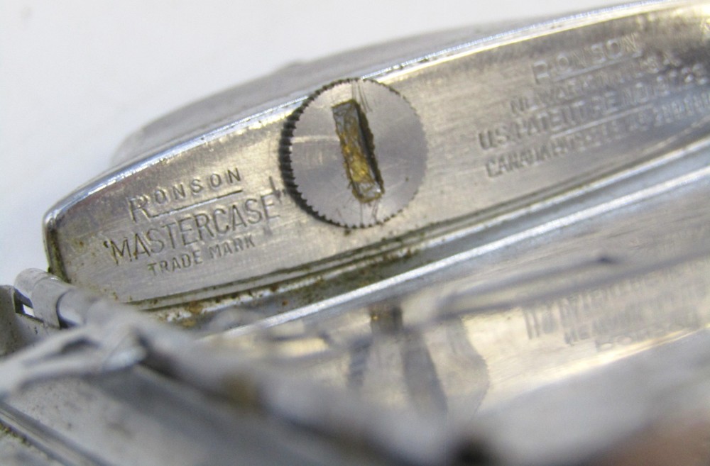 Vintage Ronson Black/Silver Cigarette Case with Lighter.