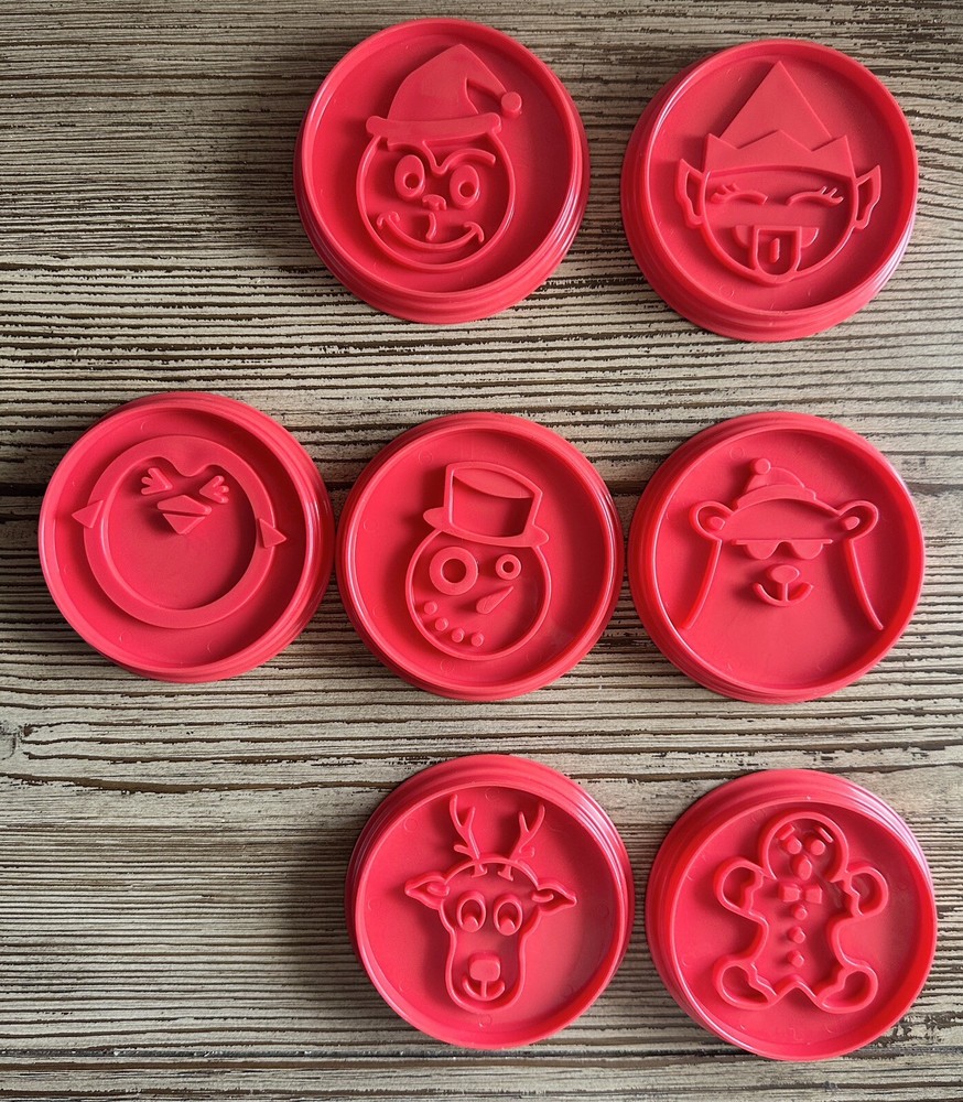 Pampered Stackable 7 Piece Plastic Christmas Cookie Cutter Set