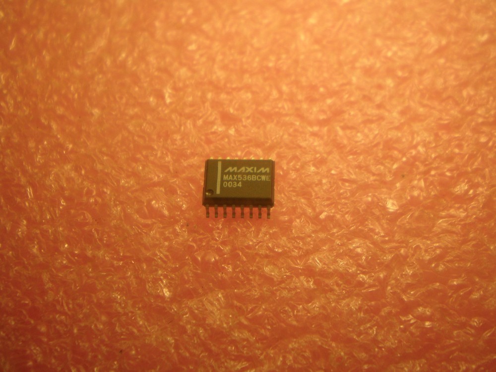 MAX536BCWE NOS