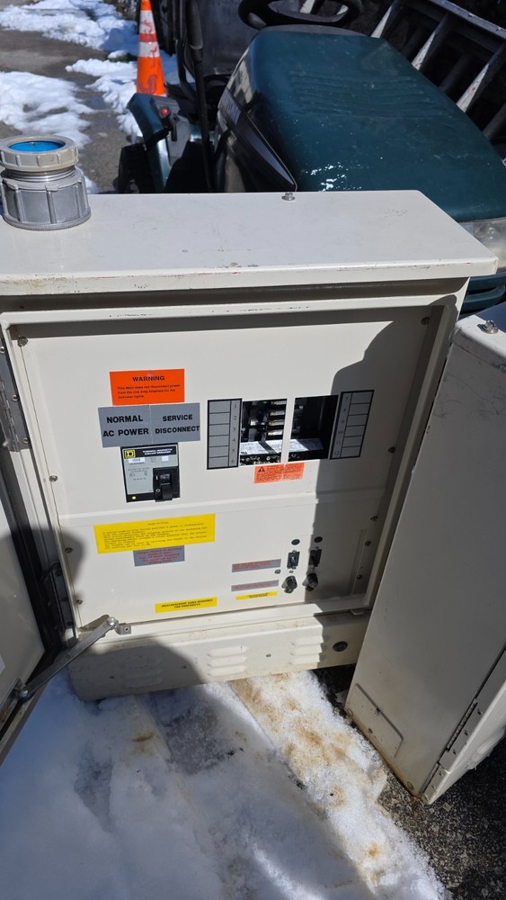 Square D 1 and 3-Phase Transfer Switches w/ Circuit Breakers