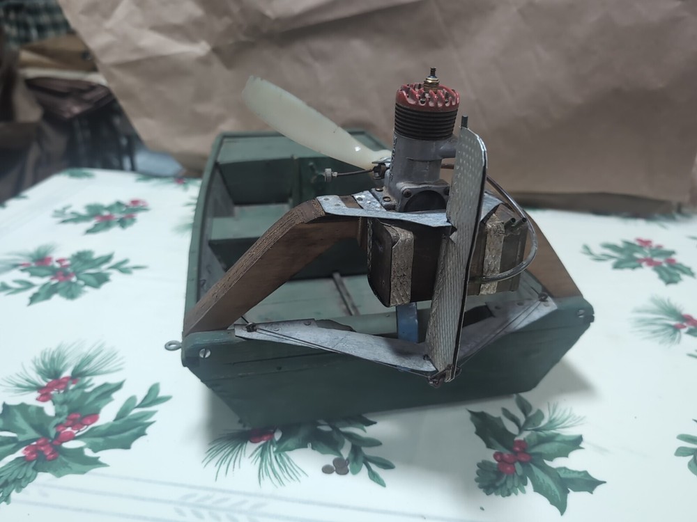 Vintage McCoy Tether Boat model airplane engine car Hydroplane